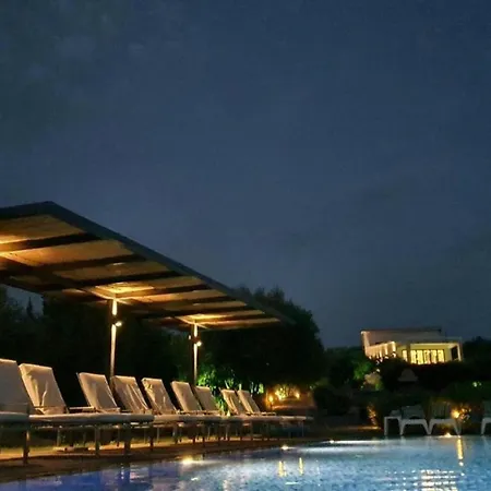 Del Mar 18 Guests - - Front Villa *