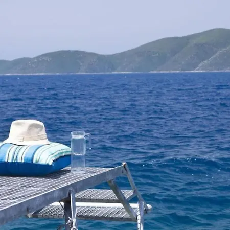 Villa Del Mar 18 Guests - - Front *