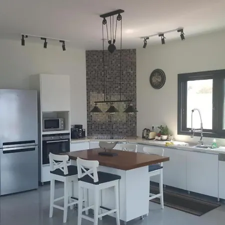 Del Mar 18 Guests - - Front Villa Evgiros